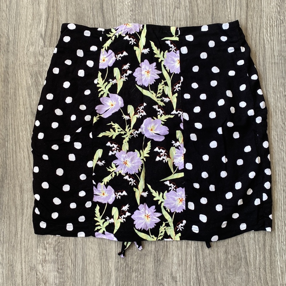 UO Ruched Mini Skirt - Picture 2 of 5
